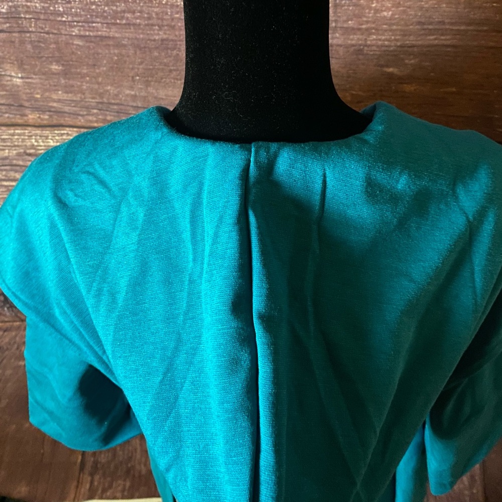🆕 Jade Jacket with Hood - Picture 14 of 17